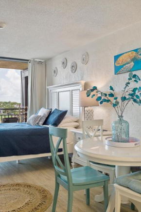 Aloha Hibiscus Room,Sunset Views - Hawaiian Inn Beach Resort